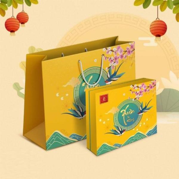 Lựa chọn chất liệu giấy in thiệp Tết với lời chúc bằng thơ và câu đối độc đáo, sang trọng